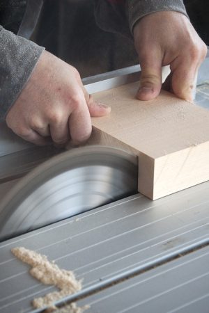 workshop-job-saw-4281746-pjs3d304zy3vjpjrtt6apbdbq79dlcgfoscp99ggic
